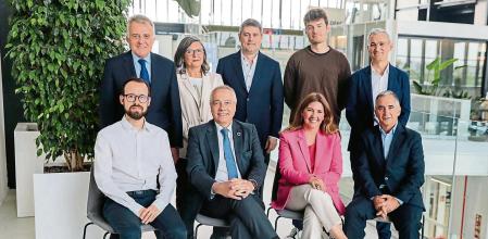 Diálogos Vanguardia en DFactory de Zona Franca.Foto de grupo de los participantes en el debate sobre la logística