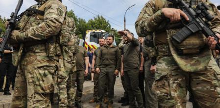 Zelenski afirma que la contraofensiva está 