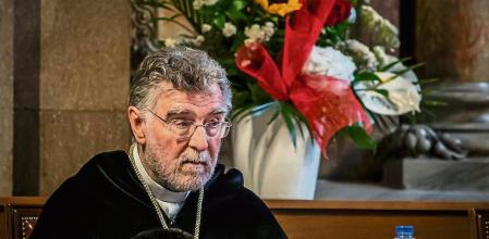 09 - 05 - 2023 / Barcelona / L'Ateneu Universitari Sant Pacià atorga el doctorat 'ad honorem' al cardenal Giuseppe Versaldi, que fins fa poc va ocupar el càrrec de Prefecte del Dicasteri per a l'Educació Catòlica. Dimarts, 11.15h, seminari conciliar de Barcelona, aula magna / Foto: Llibert Teixidó Cardenal Giuseppe Cardenal Versaldi (color rojo) Cardenal Joan-Josep Omella, Gran Canceller (Color rojo) Mons. Joan Planellas, Vice-Gran Canceller, arzobispo de tarragona (púrpura) Dr. Armand Puig i Tàrrech, Rector (color negro)