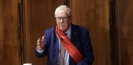 El candidato a la alcaldía de Barcelona por ERC, Ernest Maragall, durante su intervención después de que el socialista Jaume Collboni haya sido elegido este sábado nuevo alcalde de Barcelona