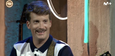 Momento en el que Grison le confiesa a Broncano qué hace con ciertos regalos