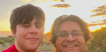 Shahzada Dawood y su hijo, Suleman Dawood.