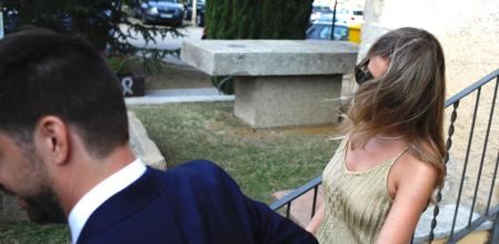 Primeras imágenes de Clara Chía y Gerard Piqué en la boda de su hermano Marc