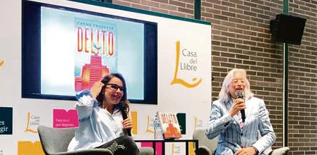 Carmen Chaparro y Víctor Amela durante la presentación de 'Delito'