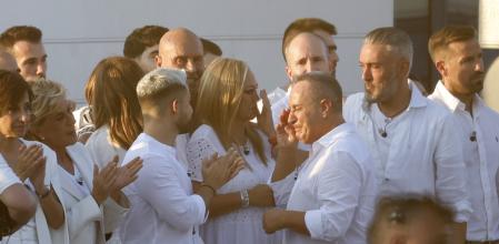 Los colaboradores y trabajadores del programa lloran el fin de su emisión