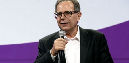 Avelino Corma al recoger su premio este martes en València