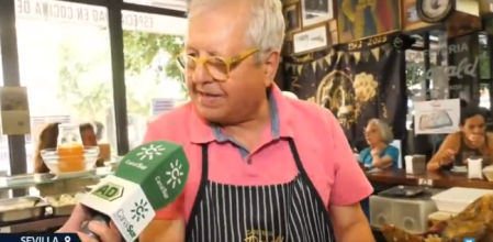 El camarero no puede creer lo que presencia: la increíble situación del guiri y las gambas que deja a todos boquiabiertos