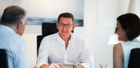 Alberto Núñez feijóo dedicó la mañana del lunes a preparar el cara a cara con Pedro Sánchez, en compañía de Esteban gonzález pons y su jefe de Gabinete, Marta Varela