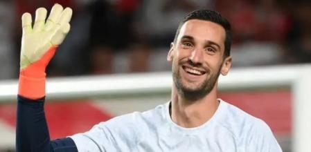 Sergio Rico en un partido del PSG