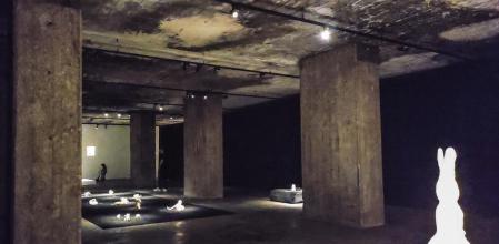 PIE: Exposición ‘When animals become art’ de la artista japonesa Leiko Ikemura en el museo privado The Feuerle Collection, ubicado en Berlín en un búnker de telecomunicaciones de la Segunda Guerra Mundial que fue renovado en 2016. Foto tomada el 6 de julio del 2023 CRÉDITO: MARÍA-PAZ LÓPEZ