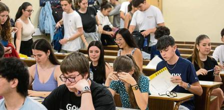 Exámen de Selectividad en la Universidad de biología de la UB, PAU, selectividad, estudiantes.