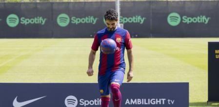 Ilkay Gündogan durant la seva presentació com a nou jugador del Barça, el dilluns.