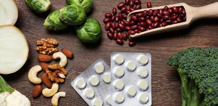 Los prebióticos promueven un equilibrio saludable de la microbiota intestinal.