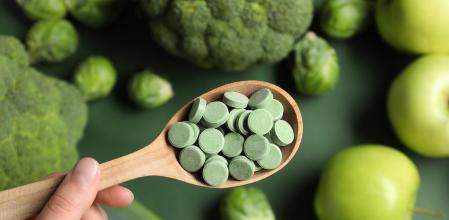 Los prebióticos promueven un equilibrio saludable de la microbiota intestinal.