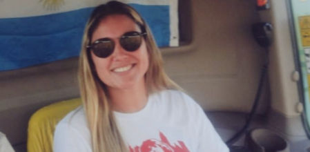 Yanina Río dentro de un tractor