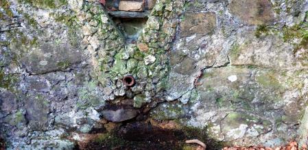 La fuente del Frare, seca.