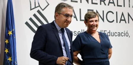 El nuevo conseller de Educación, José Antonio Rovira, durante el traspaso de poderes.