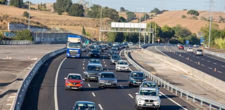 Tráfico en el antiguo peaje de la Roca, dirección Barcelona.