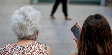 El refuerzo o la pérdida de valores democráticos y pacifistas es resultado de múltiples variables