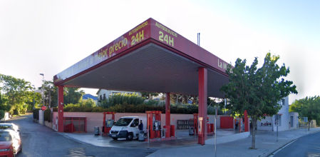 La estación de servicio Petrer-Elda y Campsa Express, ambas en Petrer (Alicante), junto con Family Energy en Albacete.son las más baratas para repostar gasolina de la A-3  (y A-30 y A-31).