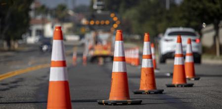 Los carriles adicionales se habilitan en calzadas con dos sentidos de circulación y arcenes lo suficientemente anchas.