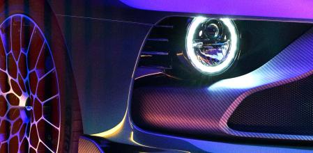 El vehículo está movido por un motor V12 biturbo de 5.2 litros y 715 CV de potencia.