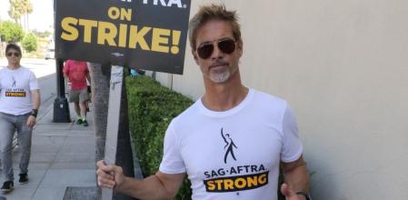 Brad Pitt se une a las protestas en Los Ángeles 
