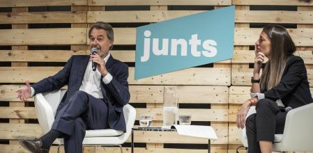 El expresident Artur Mas y la candidata de JxCat para el 23-J, Míriam Nogueras, en un acto de campaña