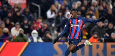 Ousmane Dembélé disputa un partido con el Barcelona