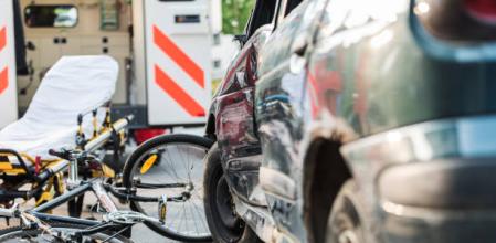 En bicicleta, siempre se es vulnerable y hay que tener mucho cuidado en carretera.