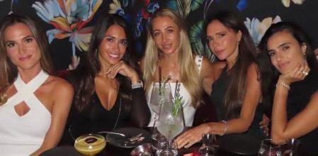 Antonela Roccuzzo junto a las esposas de Beckham, Busquets, Thierry Henry e Isabela Grutman