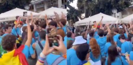 Jóvenes españoles entonan el 'Cara al sol' en las JMJ