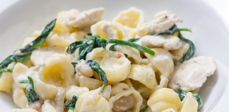Orecchiette con espinacas y tofu