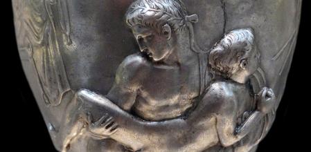 Detalle del lado B de la copa Warren, pieza romana de plata de principios de la era cristiana.