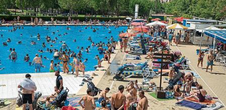 SERIE PISCINAS. PISCINAS DE CAN DRAGÓ