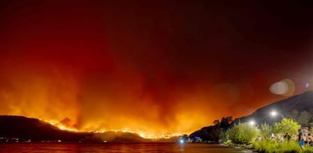 Incendio en McDougall Creek, en la Columbia británica