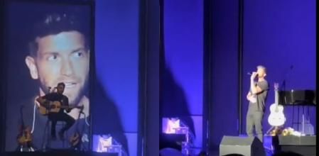 Pablo Alborán es sorprendido en un concierto.