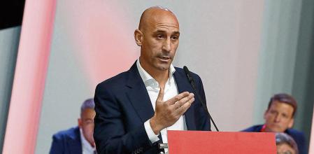 Soccer Football - Spanish Soccer Federation Meeting - Ciudad Del Futbol Las Rozas, Las Rozas, Spain - August 25, 2023 President of the Royal Spanish Football Federation Luis Rubiales announces he will be staying as president during the meeting RFEF/Handout via REUTERS ATTENTION EDITORS - THIS IMAGE HAS BEEN SUPPLIED BY A THIRD PARTY. NO RESALES. NO ARCHIVES THIS IMAGE HAS BEEN SUPPLIED BY A THIRD PARTY.