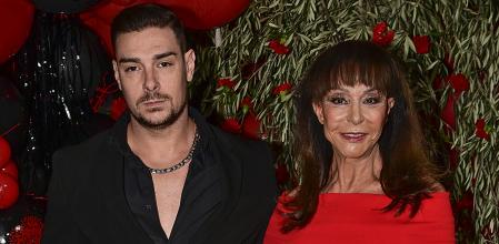 Maria Angeles Grajal and Jacobo Ostos at photocall for Mujer Fearless 2023 in Madrid on Tuesday, 21 March 2023