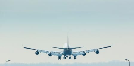 Qué es la diarrea explosiva que ha afectado a un pasajero del avión de Atlanta dirección Barcelona