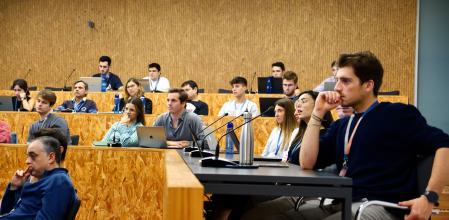 Una de las clases de Lanzadera, en Marina de Empresas