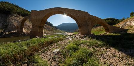 El puente de Querós ya está todo al descubierto.