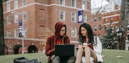 La vía más directa para acceder al mundo laboral y al doctorado