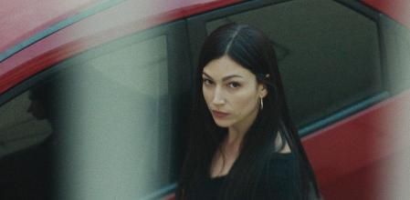 Úrsula Corberó da vida a Rosa Peral en 'El cuerpo en llamas'.