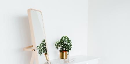 Los espejos amplían los espacios y aportan luminosidad.