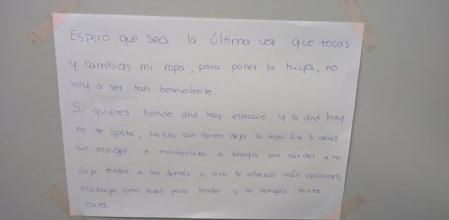 Enfado en una escalera de vecinos por el tendedero de ropa: "Monopoliza a braga por cordel"