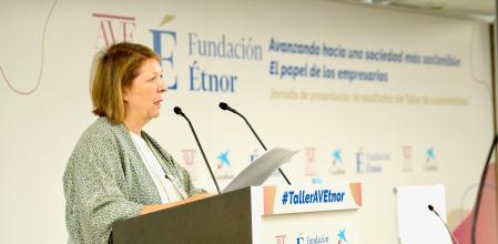 Agnès Noguera, vicepresidenta de AVE, ayer en el acto junto a la fundación Étnor