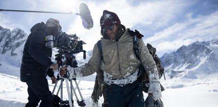 Un momento del rodaje de 'La sociedad de la nieve', dirigida por J. A. Bayona