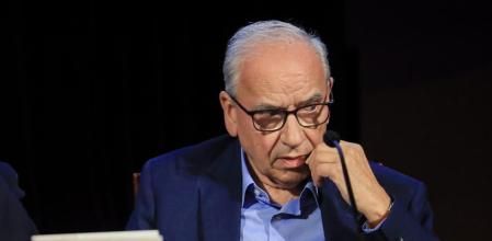 El ex vicepresidente del Gobierno Alfonso Guerra durante la presentación de su libro 'La rosa y las espinas: El hombre detrás del político', este miércoles en el Ateneo de Madrid.