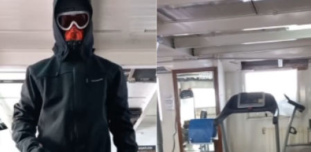 El joven muestra cómo es ir al gimnasio en estas condiciones